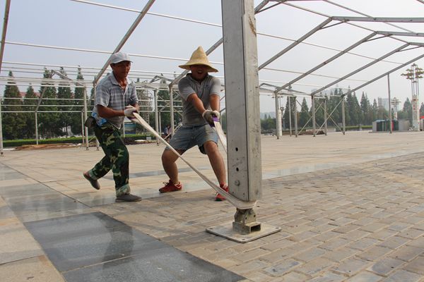 “農(nóng)加工洽談會(huì)”室外展棚開始搭建