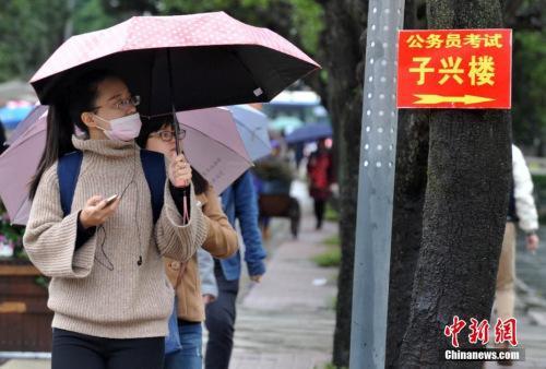 今年全國公務(wù)員招錄規(guī)模已超17萬 四川重慶兩度招考