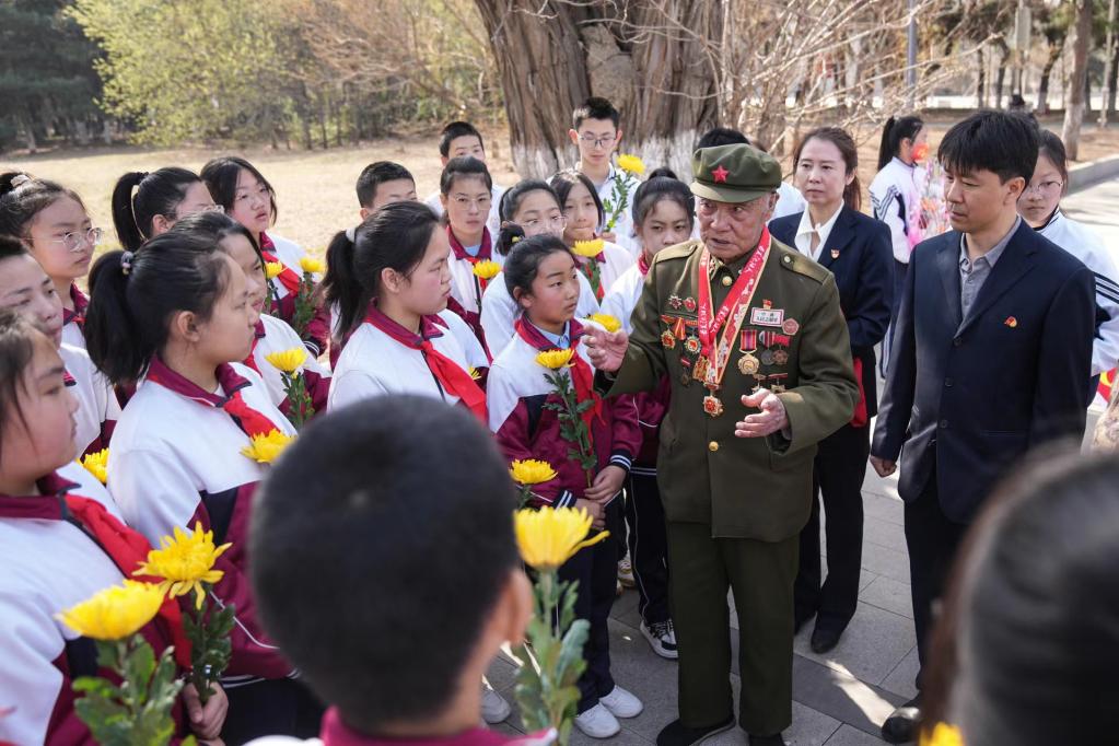 憶親人、祭先烈、踏青游——全國多地清朗過清明