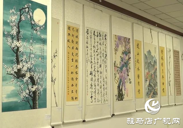 遂平縣舉行“慶國(guó)慶?迎中秋”書(shū)畫作品展