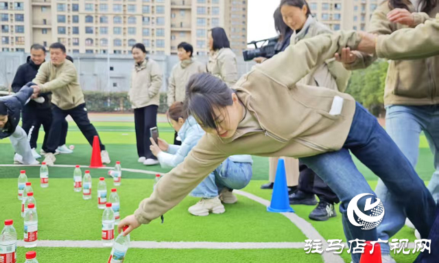 駐馬店市第三十三小學(xué)舉辦慶“三八節(jié)”趣味運動會